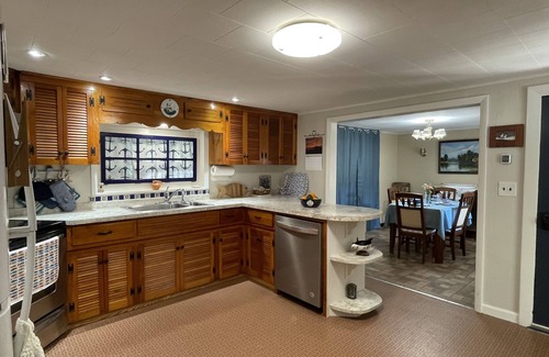 Kennebunkport Cottage | A Quiet Cottage close to beaches, Kennebunkport and Kennebunk. Polly’s Place.