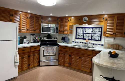 Kennebunkport Cottage | A Quiet Cottage close to beaches, Kennebunkport and Kennebunk. Polly’s Place.