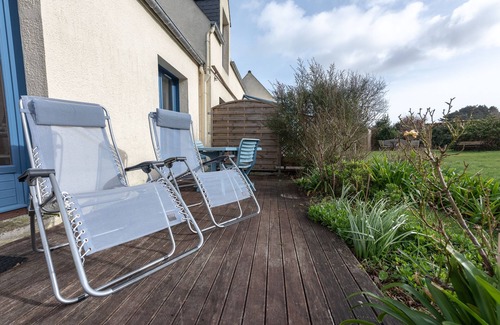 Pleumeur-Bodou Apartment | A quiet country spot near the seaside