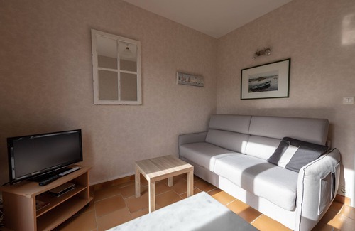 Pleumeur-Bodou Apartment | A quiet country spot near the seaside