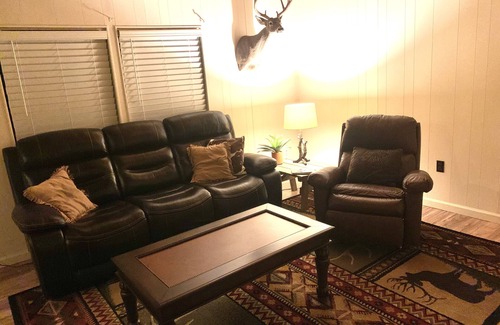 Dimmit County House | A quiet country retreat 8 miles from town.