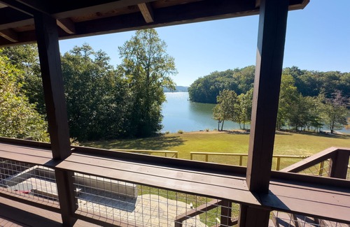 Rockwood Cabin | A Quiet Retreat on the Shore of Watts Bar Lake - Dog Friendly with Lake Access!