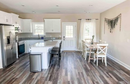 Pembroke House | A Relaxing Home Away from Home
