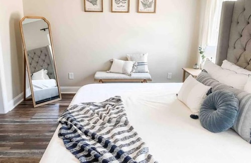 Pembroke House | A Relaxing Home Away from Home