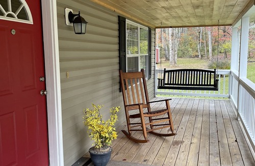 Otto House | A Restful Creekside Getaway