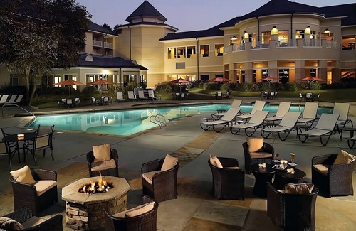 Stone Mountain Hotel | A Restful Retreat! Minutes to Scenic Railroad and Summit Skyride! FREE Parking!