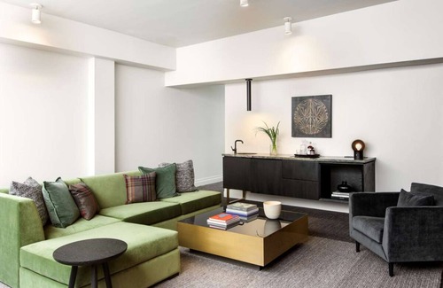 Downtown Seattle Hotel | A Restful Retreat! Minutes to The Seattle Art Museum, Onsite Restaurant!