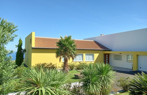 Altares House | A retreat house in the idyllic rural parish of Altares, Terceira Island, Azores