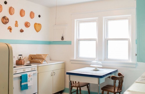 North Buffalo Apartment | A Retro Vibe with Modern Amenities near Bustling Hertel Avenue