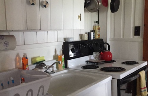 Wells Beach Cottage | A romantic get-away, relax and retreat! Large yard for games