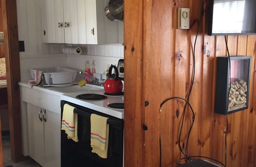 Wells Beach Cottage | A romantic get-away, relax and retreat! Large yard for games