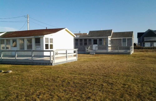 Wells Beach Cottage | A romantic get-away, relax and retreat! Large yard for games