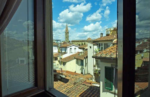 Santa Maria Novella Apartment | A romantic old Florence view