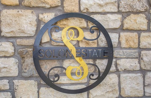 Waxahachie Cottage | A Romantic Stone Cottage built in 1894