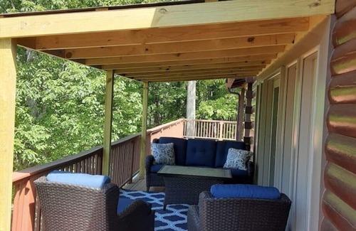 Pinnacle Cabin | A Sauratown Mountain Getaway