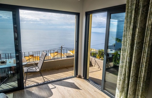 Arco da Calheta Apartment | A sea view apartment with all the comforts for a relaxing holiday