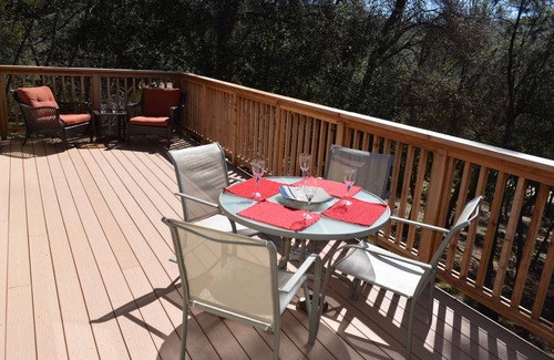 Julian Cabin | A Secluded Cabin on an Acre of Woods-Julian Mountain Haven
