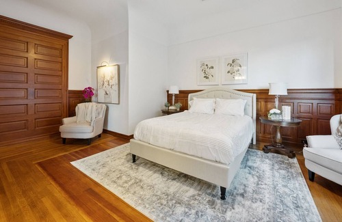 Sandusky House | A Serene and Stunning Condo just moments from Cedar Point E