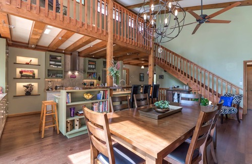 Lake Lure House | a serene lake to reunite with family and friends and totally unwind