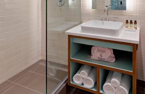 West Fens House | A short drive from Old State House! 4 Family-friendly Units w/ Balcony! Parking!