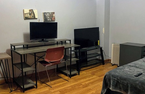 Downtown Baltimore Apartment | A Simple Comfort Stay!