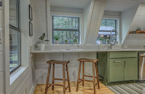 Cashes Valley Cabin | A Simple Song - Creekfront | A-Frame | Hot Tub