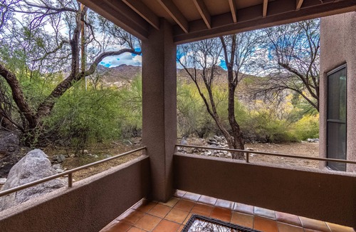 Tucson Condo | A Spectacular Retreat with Amazing Mountain Views!