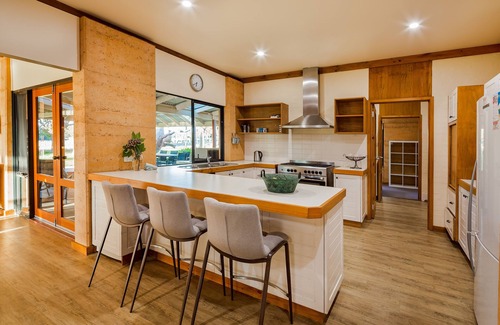 Cowaramup House | A Sprawling Picturesque Retreat at Edwards Winery