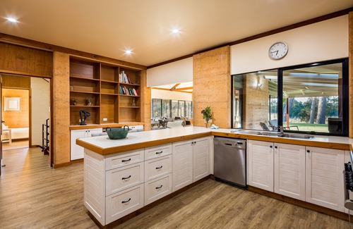 Cowaramup House | A Sprawling Picturesque Retreat at Edwards Winery