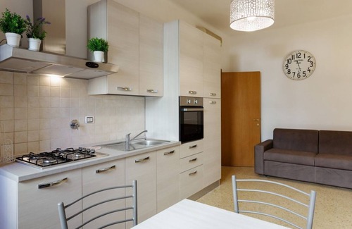 Santa Maria Novella Apartment | A stone's throw from the Arno! Central flat x4