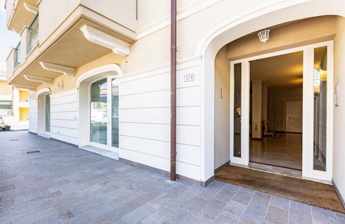 Lucca Historical Center Apartment | A stone's throw from the historic center, apartment with terrace.