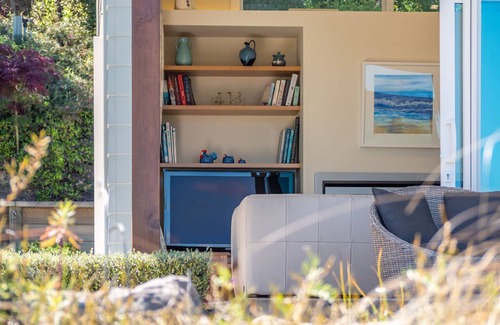 Ruby Bay House | A stunning architecturally designed home in a quiet and sunny location
