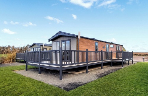 Berwick-upon-Tweed House | A stunning 12-foot home with open-plan living.
