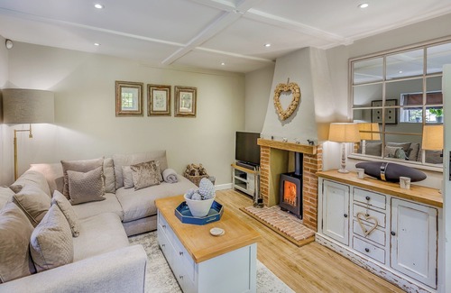 Smarden Cottage | A stunning property set in an idyllic setting with views and beautiful surroundings.