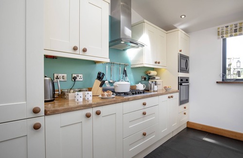 Crediton Cottage | A stylish and comfortable countryside cottage set on a charming working farm
