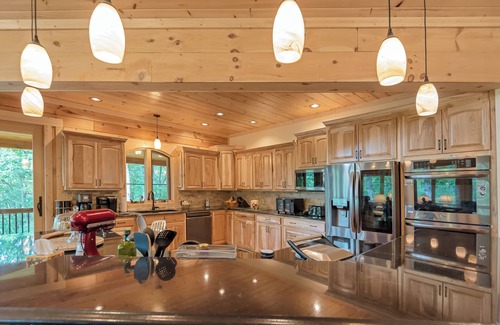 Buck Mountain Cabin | A Stylish Cabin Stocked with Games | Fun for All Ages | Mountain Dreams