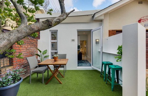 Pinelands Apartment | A stylish stay in a convenient location