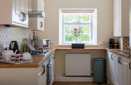 Winchcombe Cottage | A sudeley castle cottage that sleeps 4 guests in 2 bedrooms
