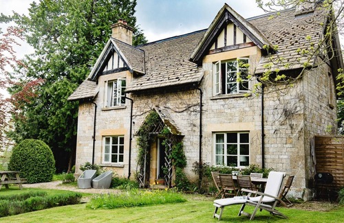 Winchcombe Cottage | A sudeley castle cottage that sleeps 6 guests in 3 bedrooms