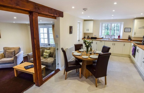 Winchcombe Cottage | A sudeley castle cottage that sleeps 4 guests in 2 bedrooms