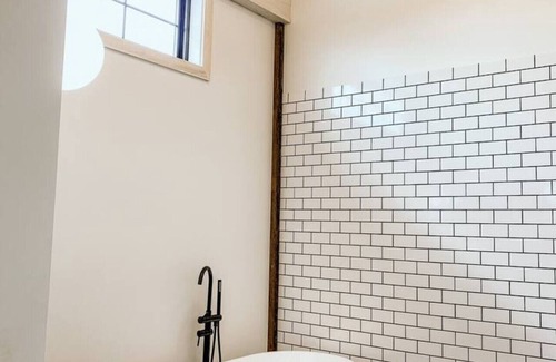 Mount Airy Other | A Suite with a View and Wine