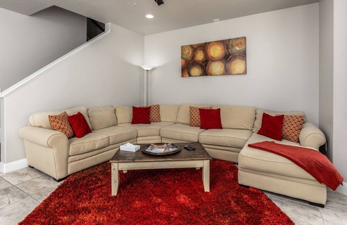 Washington Condo | A Sunny Escape by the Pool 1906 with Pool and Hot Tub