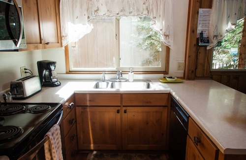 Sunnyside Cabin | A super cabin on Tahoe's West Shore with PRIVATE BEACH RIGHTS. Up against forest