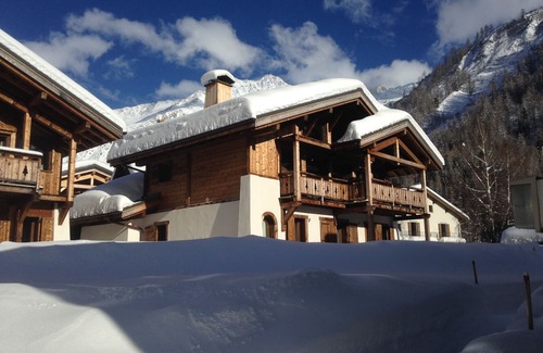 Montroc Ski Chalet | A superb new 5-star chalet — tastefully furnished