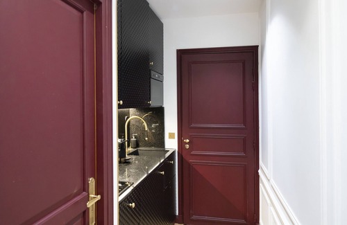 Champs-Elysees Apartment | A Sweet 2-BR nest in the Champs-Elysées