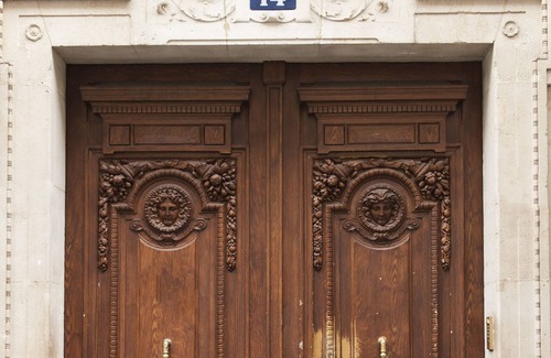 Champs-Elysees Apartment | A Sweet 2-BR nest in the Champs-Elysées