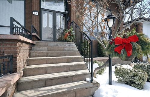 Humber Summit Apartment | A Sweet Suite in a Stunning Chalet-style Home - YYZ