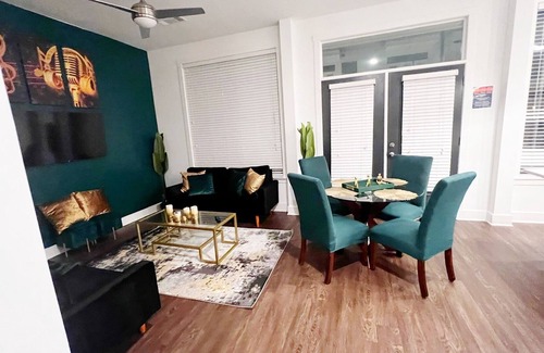 Rutledge Hill Condo | A taste of Vegas in Nashville