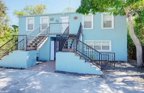 Lake Worth Apartment | #A - Thoughtfully Curated Condo near Beach + DT