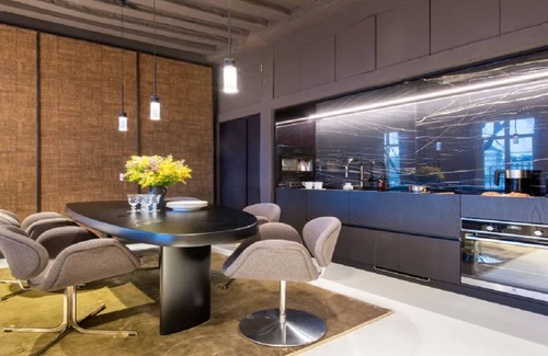 Les Iles Apartment | A timeless beauty in Paris-Quai de Bourbon!